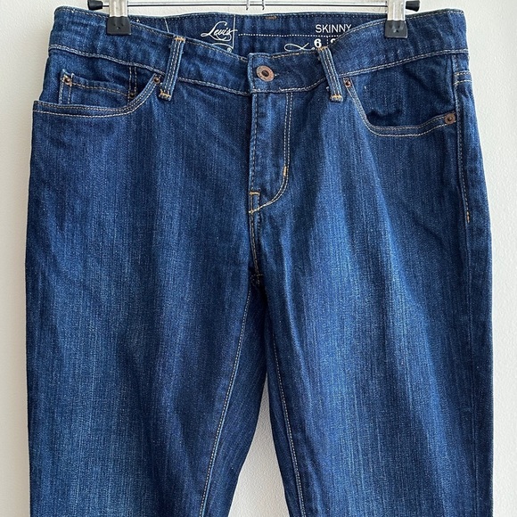 Levi's Dark Wash Skinny Jeans, Size 6/28 - Picture 2 of 16